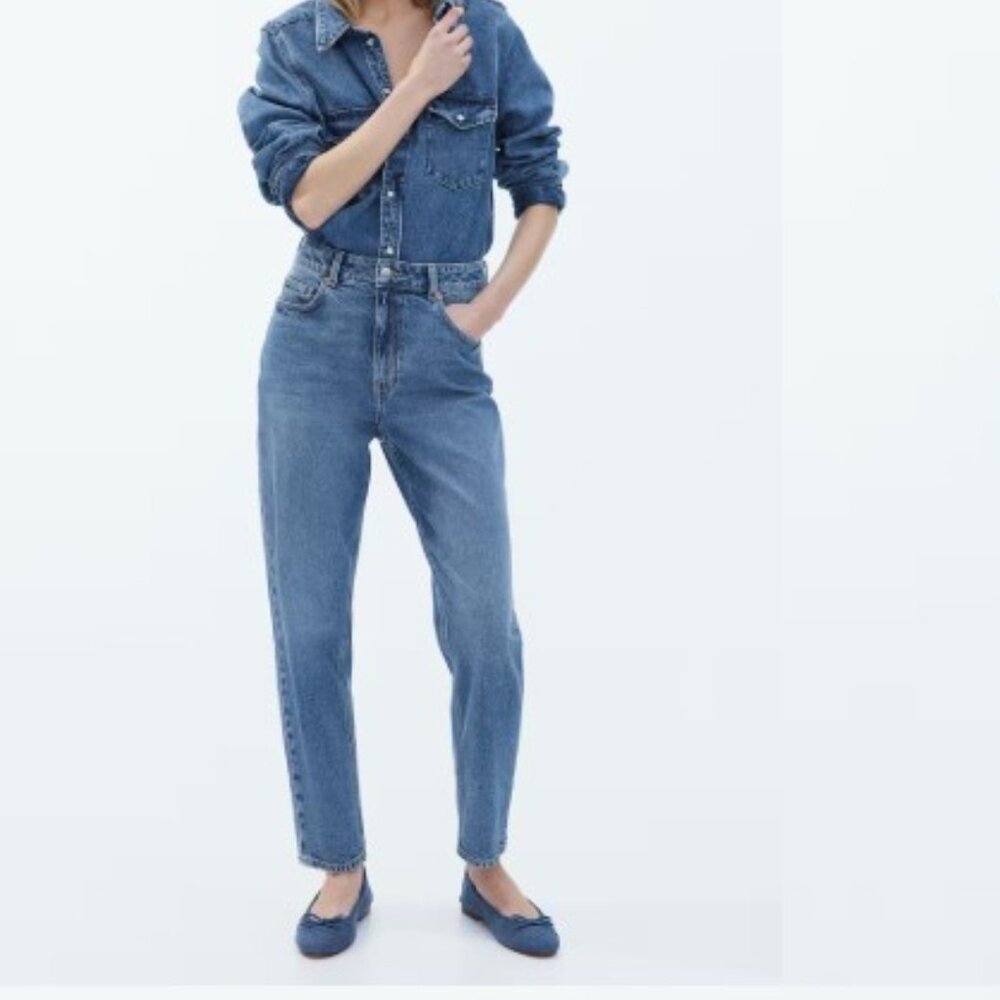 NEW! H&M High Rise Slim Leg Mom Jeans - Size US 2